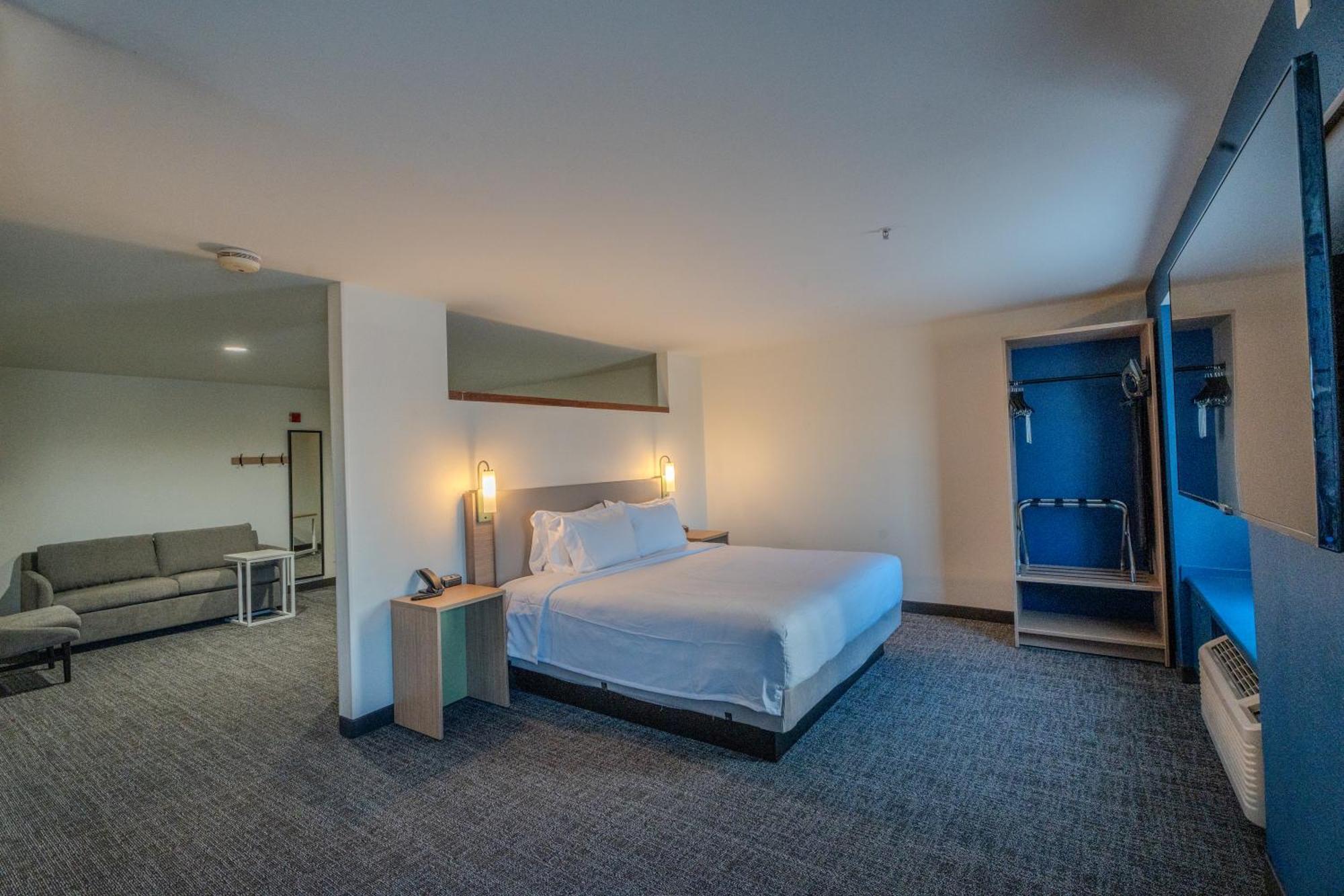 Spark By Hilton Sterling Dulles Airport Exterior photo