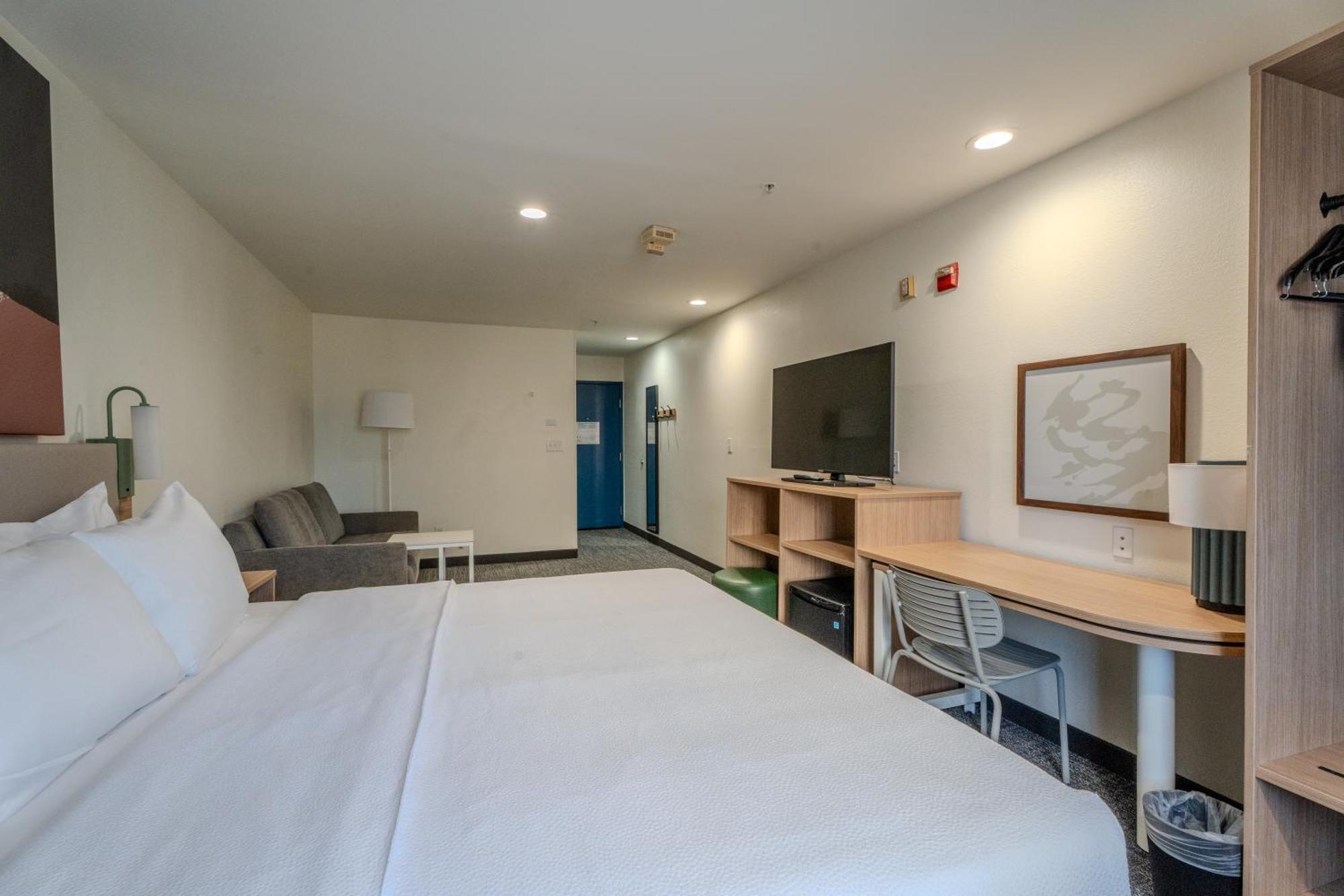Spark By Hilton Sterling Dulles Airport Exterior photo