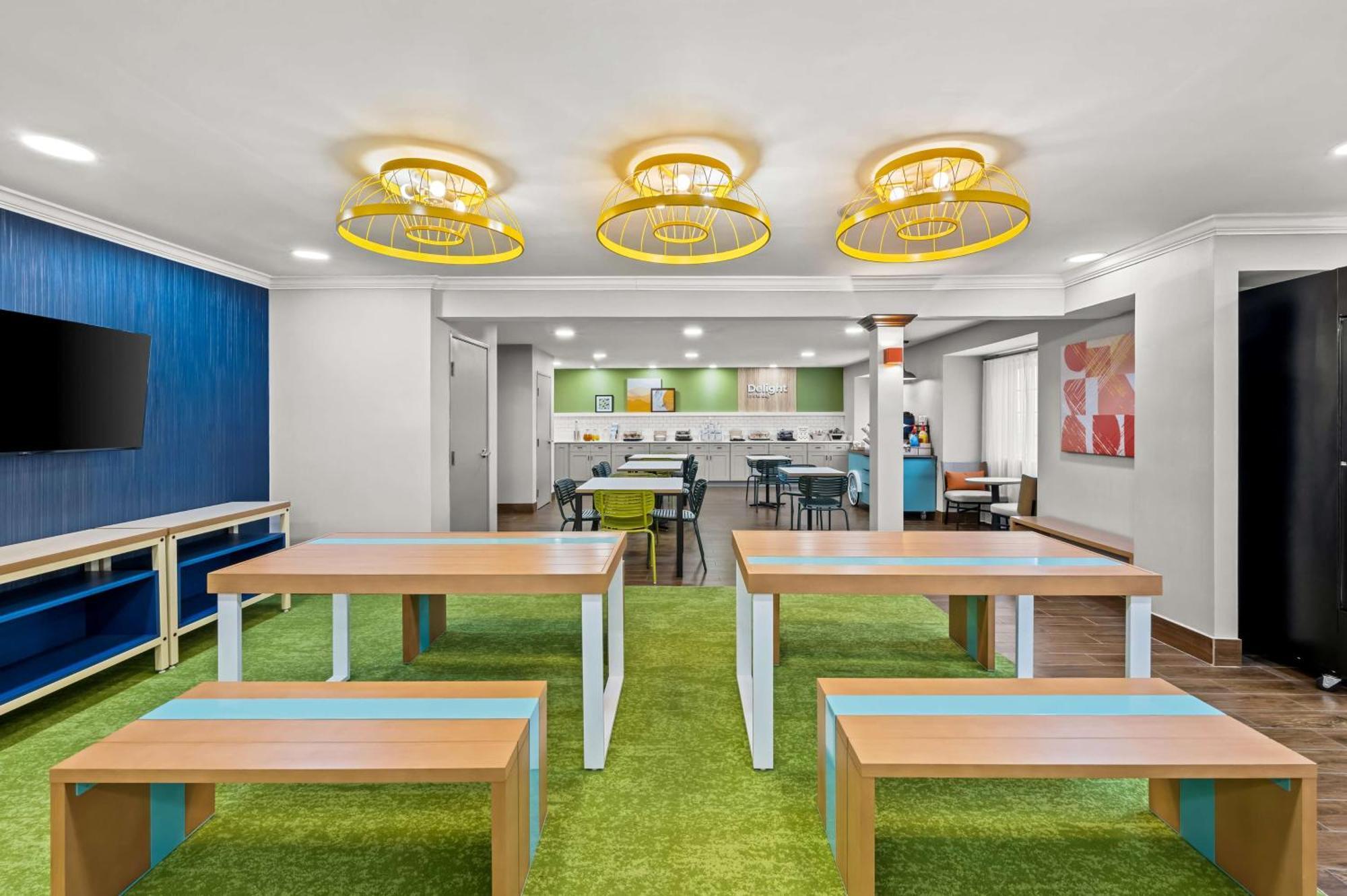 Spark By Hilton Sterling Dulles Airport Exterior photo