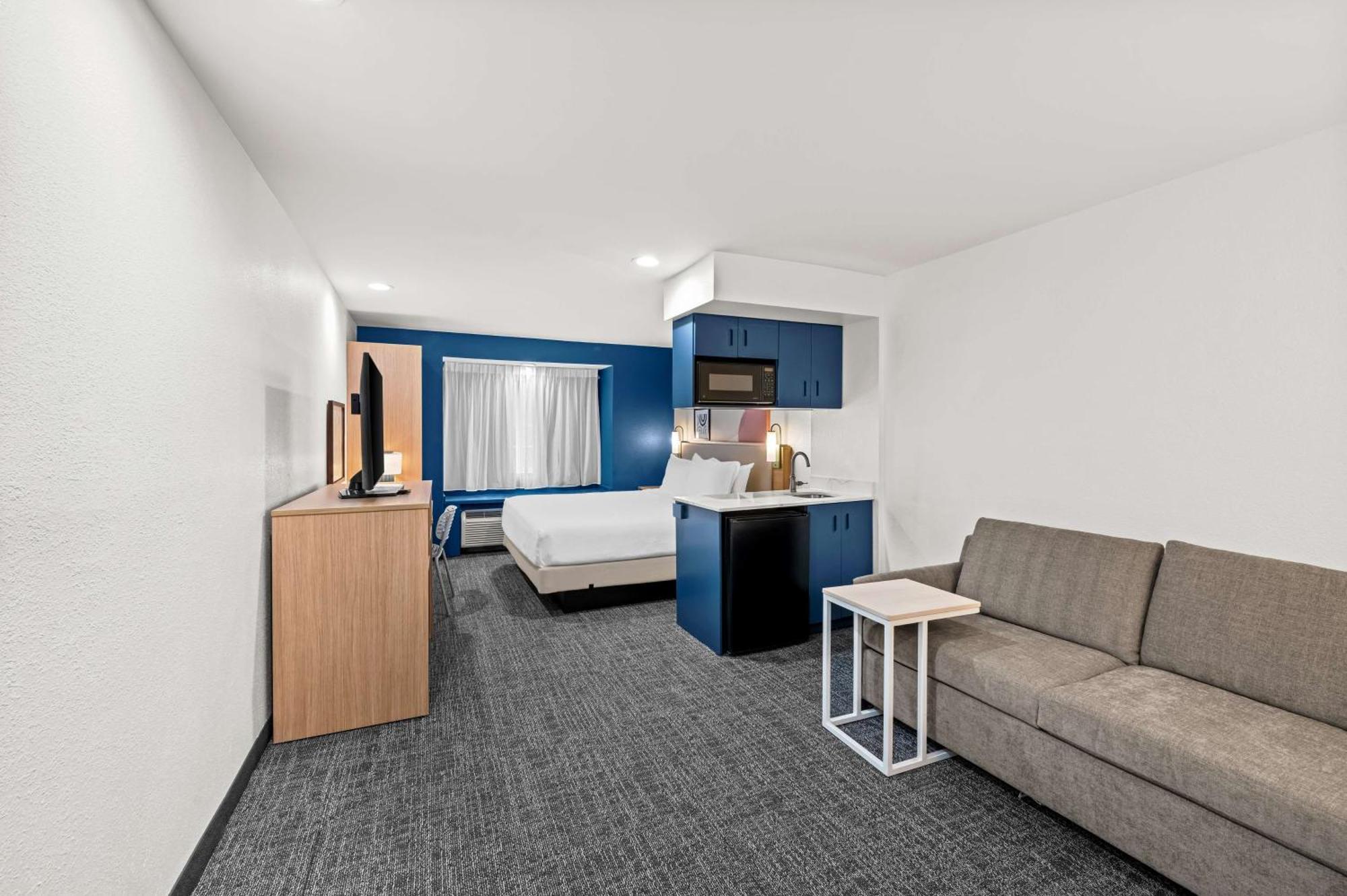 Spark By Hilton Sterling Dulles Airport Exterior photo